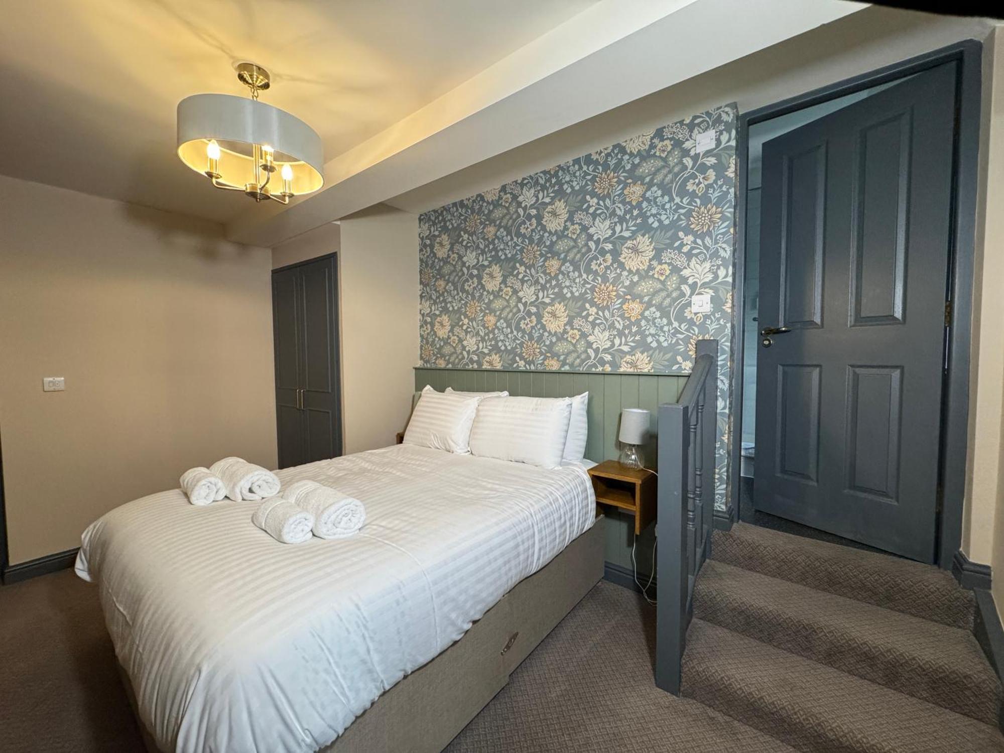 The Cross Scythes Hotel Шефилд Екстериор снимка